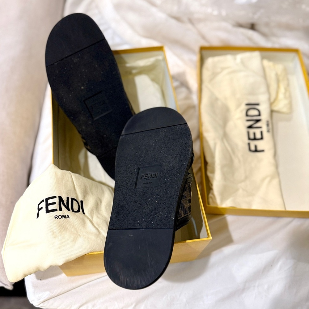 Fendi Black and Brown Logo Slides - Picture 3 of 6